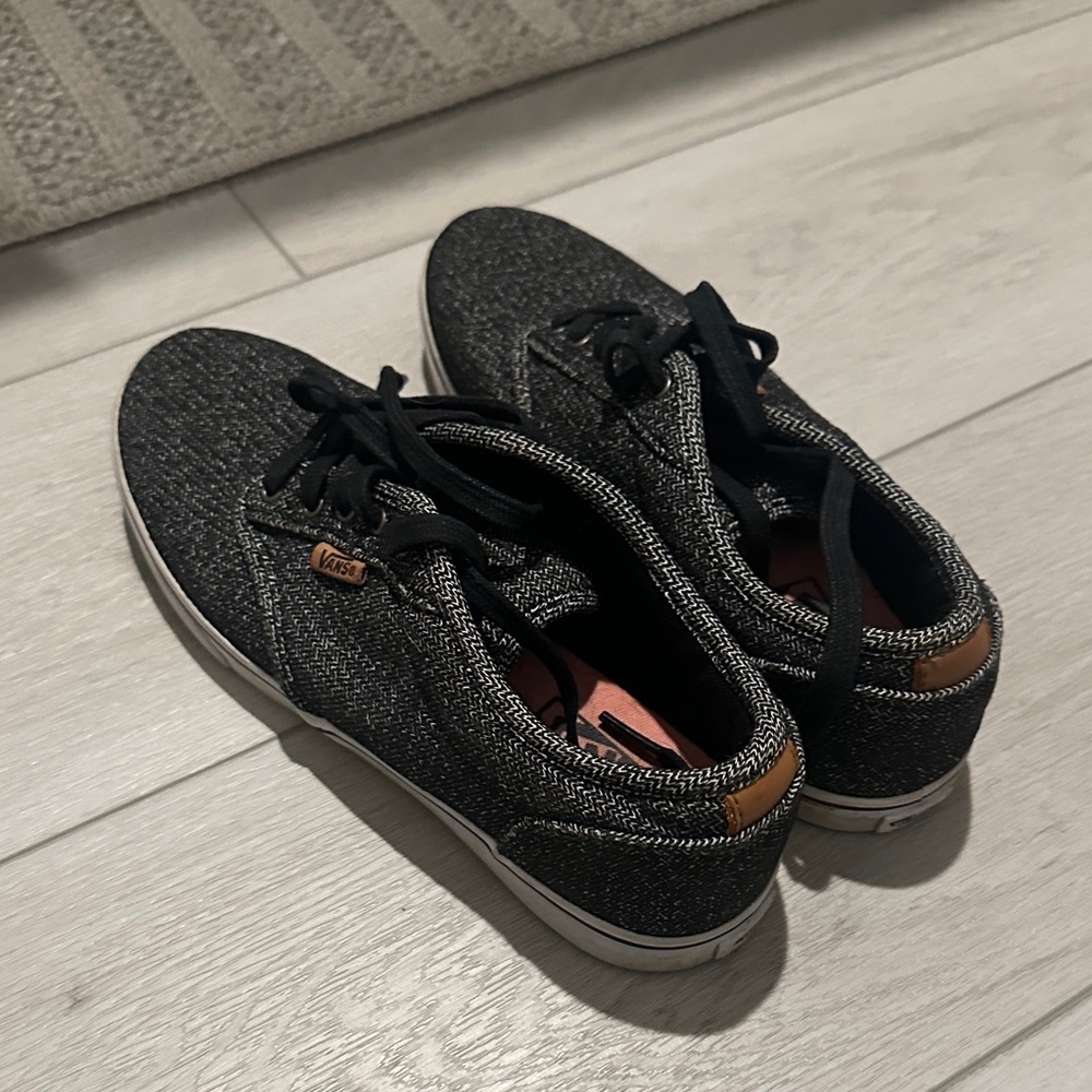 VANS - Picture 4 of 5